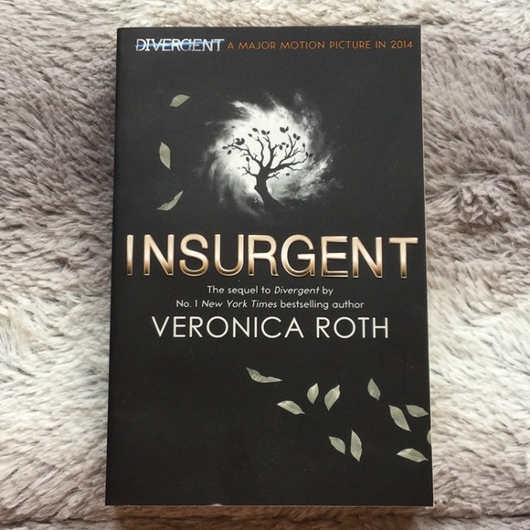 Insurgent by Veronica Roth - Picture 1 of 2